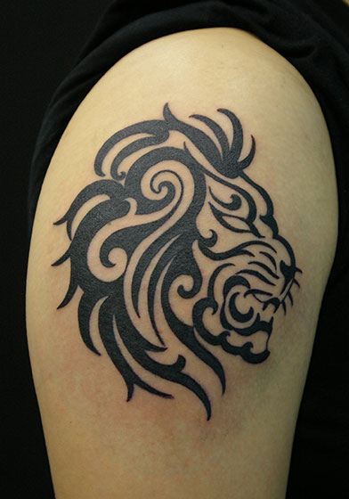 ライオン 獅子 のタトゥーの意味 大阪 タトゥースタジオ Lucky Round Tattoo 刺青
