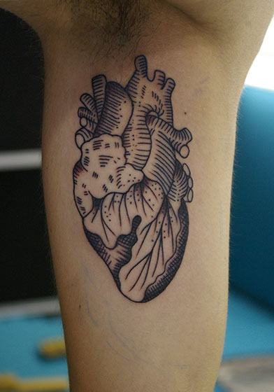 LUCKY ROUND TATTOOの心臓のタトゥー