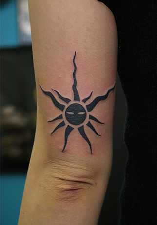 太陽の塔の第三の顔のタトゥー