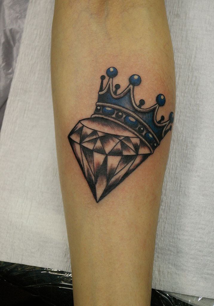 ダイヤモンドと王冠
