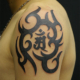 梵字とトライバルのタトゥー