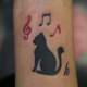 猫と音符のタトゥー