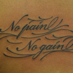 文字「No pain, No gain」
