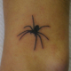 シンプルな蜘蛛のタトゥー