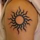 太陽の紅炎のトライバルのタトゥー