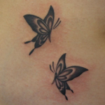 可愛い二頭の蝶のタトゥー