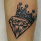 ダイヤモンドと王冠のタトゥー