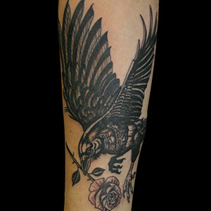 烏と薔薇のタトゥー